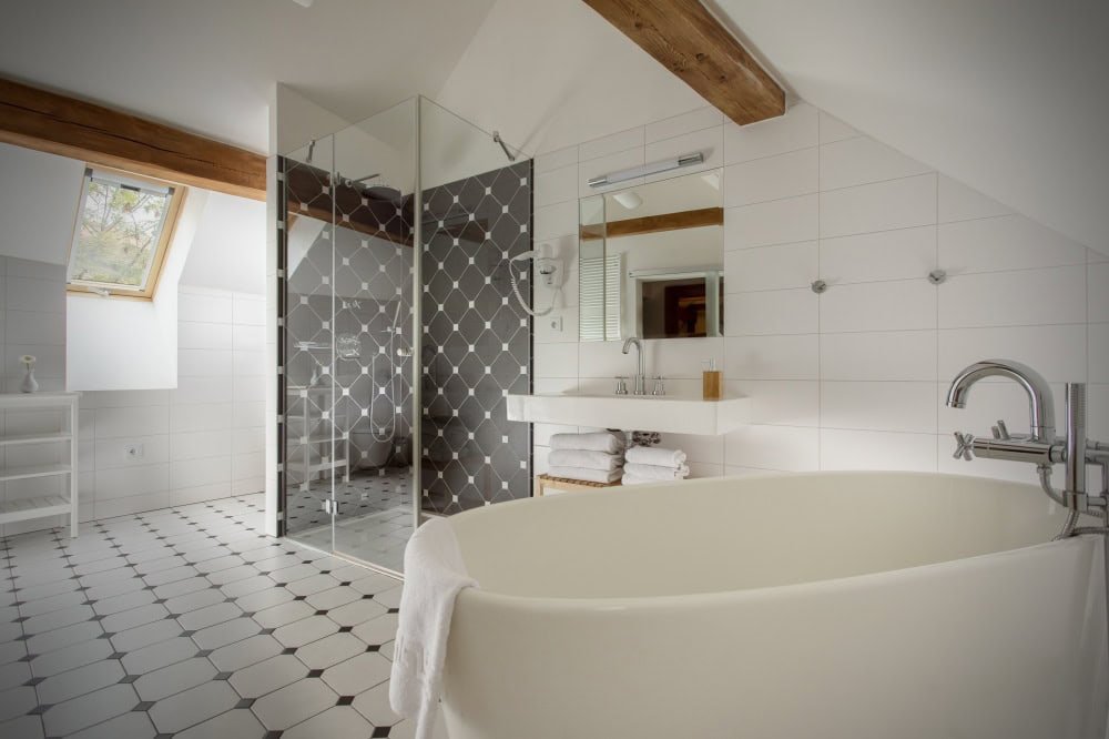 Hotel At the White Lily bathroom Hotel At the White Lily bathroom