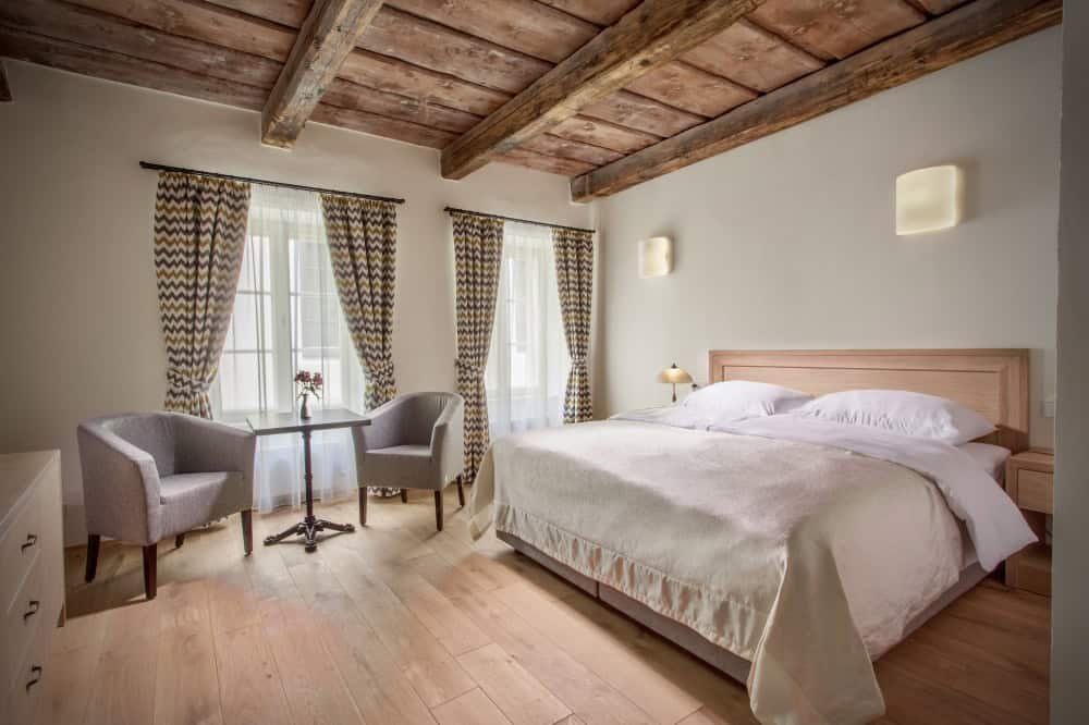 Hotel At the White Lily room Hotel At the White Lily room