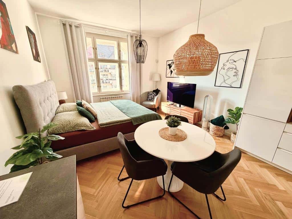 ESMOA Apartments - Ovenecká